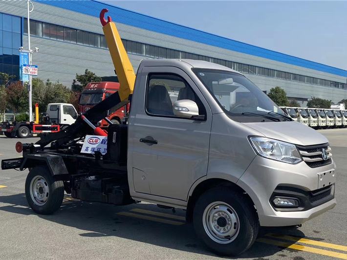 國六長安汽油藍牌 2-3方 勾臂垃圾車?