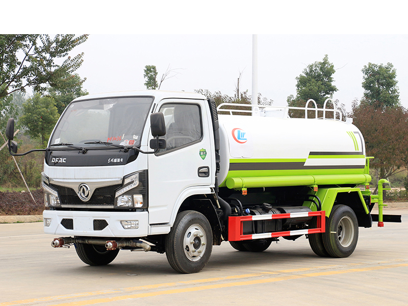 國(guó)六東風(fēng)小福瑞卡 5噸 灑水車(chē)