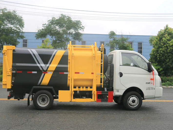 國六凱馬3方側裝壓縮垃圾車