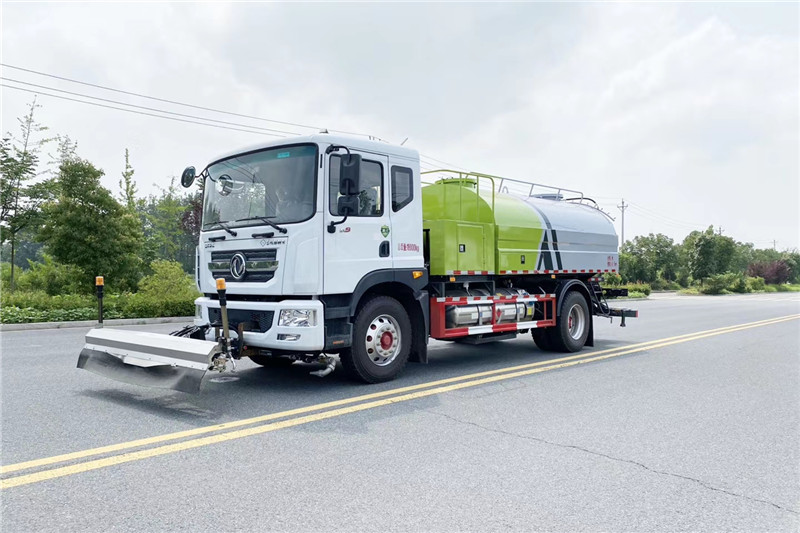 國六東風D9 9方路面清洗車