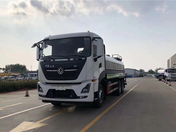 國(guó)六D3L后八輪 15噸 噴霧車