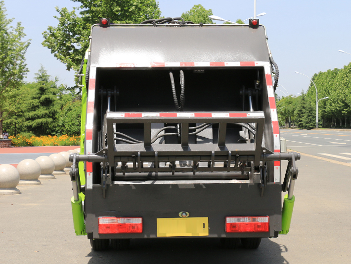 國六小多利卡 6方 壓縮垃圾車