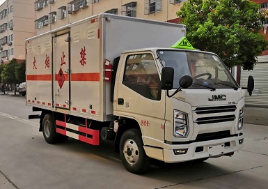 程力威牌CLW5041XRYJ6型易燃液體廂式運(yùn)輸車