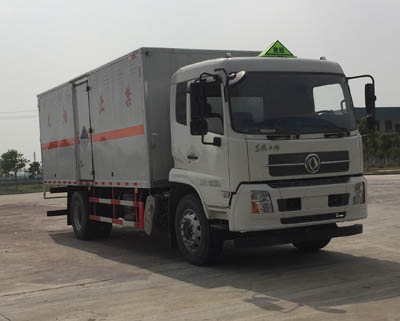 程力威牌CLW5180XZWD6型雜項危險物品廂式運輸車